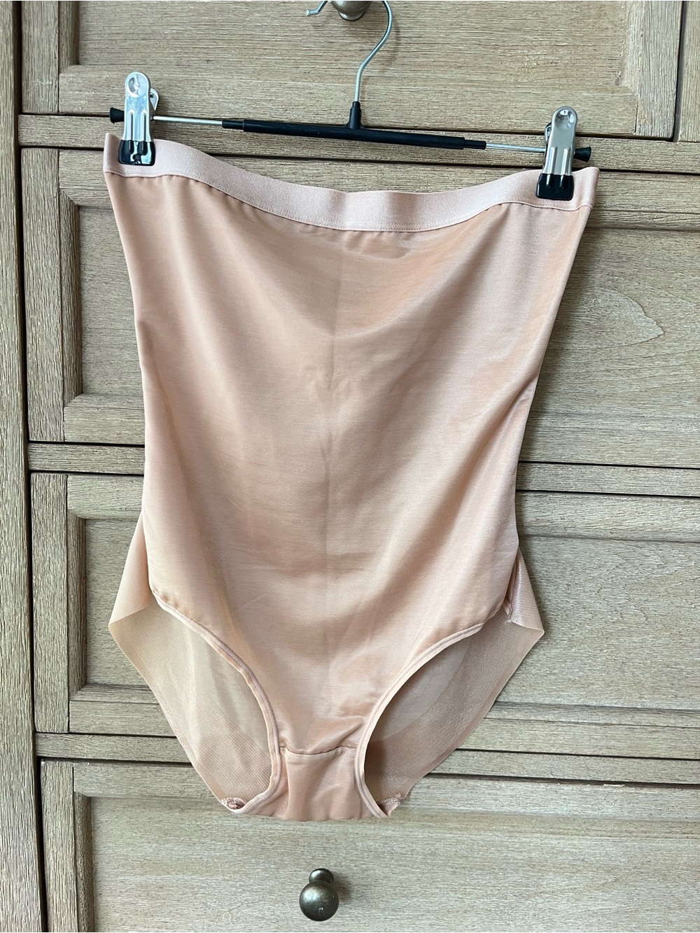 SKIMS Strapless Bodysuit